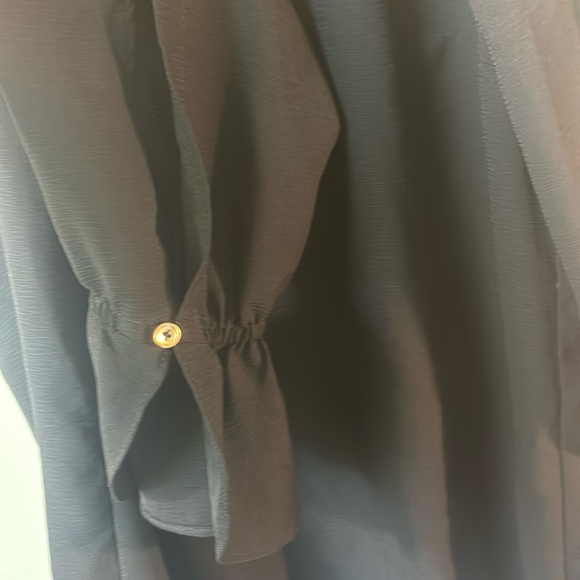 Chicos black sheer georgette blouse in size 1 (8-10) perfect for work or casual - Picture 4 of 9